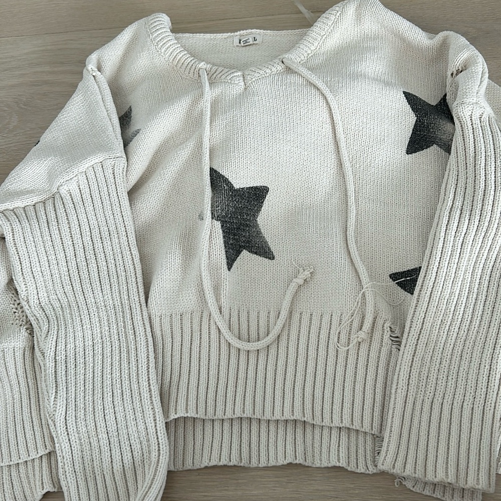 POL sweater. Size S